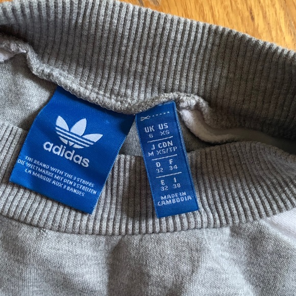 Adidas Three Stripes Cropped Pullover - Picture 4 of 4